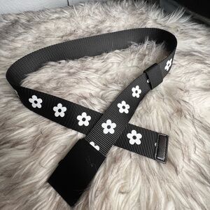 Forever 21 flower belt